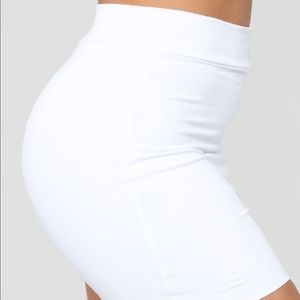 White mini skirt✨